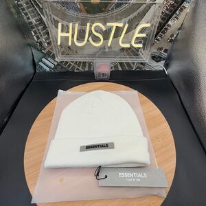 Fear of God FOG Essentials Beanie White/Cream Sz OS